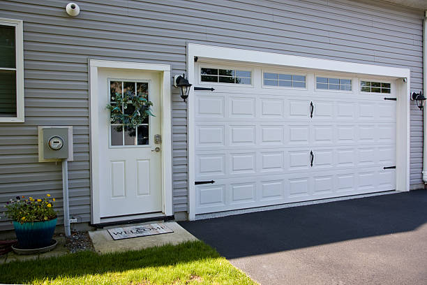 24/7 Emergency Garage Door Panel Replacement experts in Andover, KS